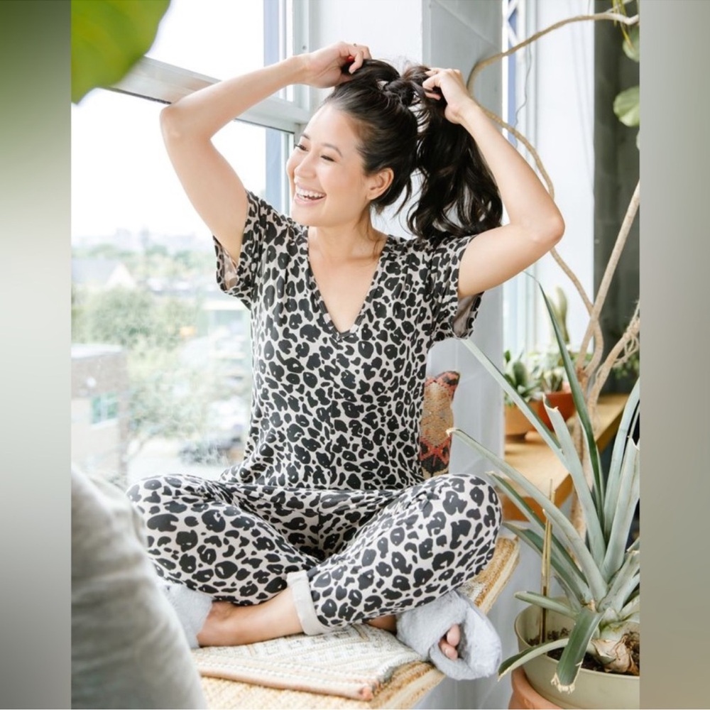 Smash & Tess Leopard Sunday Romper Long Sleeve Size 2
Size: US XXS